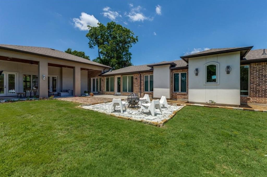 1706 Peavy Road