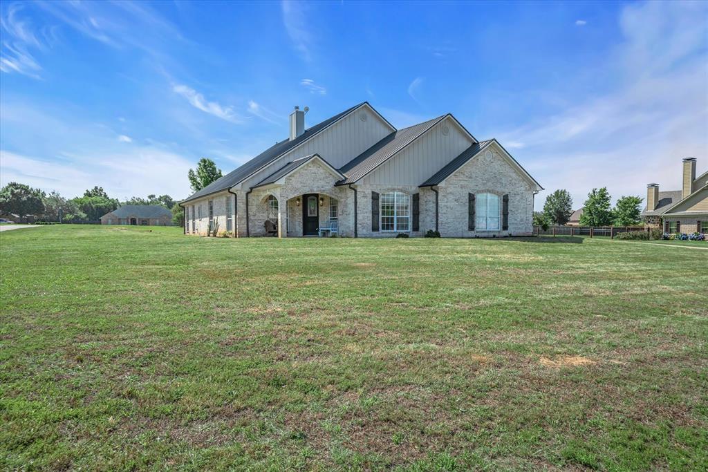 552 Heritage Court