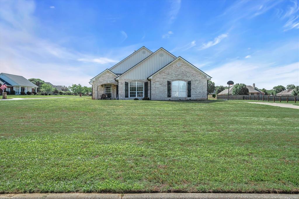 552 Heritage Court