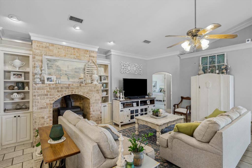 552 Heritage Court
