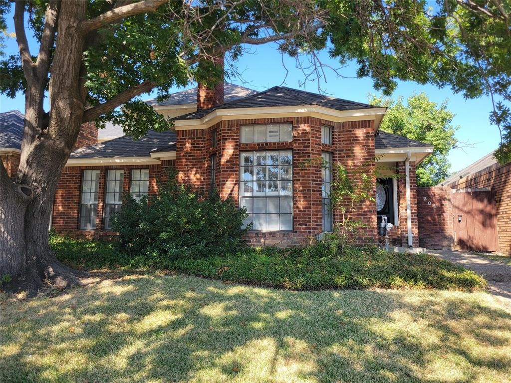 Photo of 201 Benwynd Drive, Mesquite, TX 75149 (MLS # 21089085)