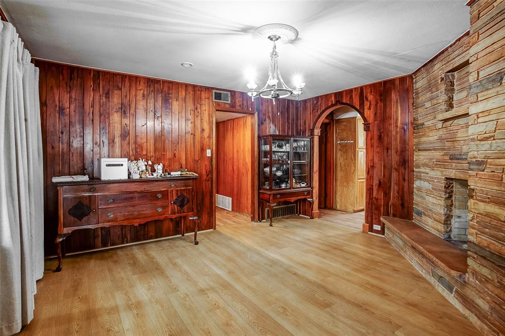 825 Vickie Drive