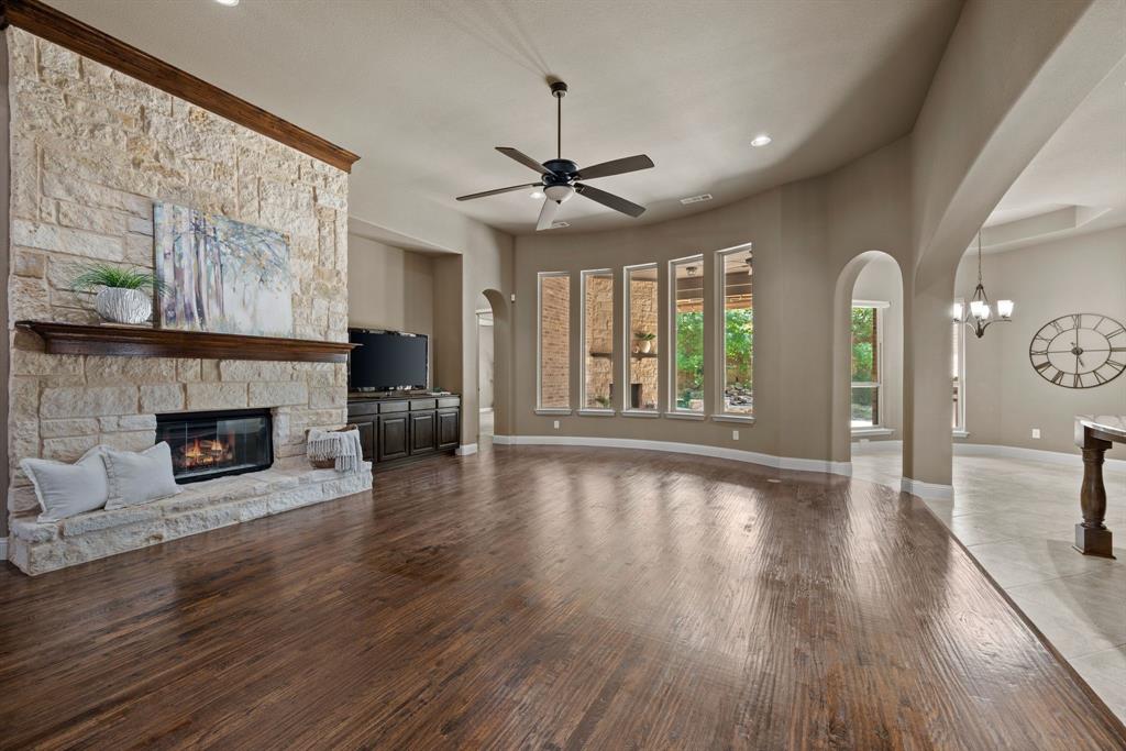 4924 Broiles Court