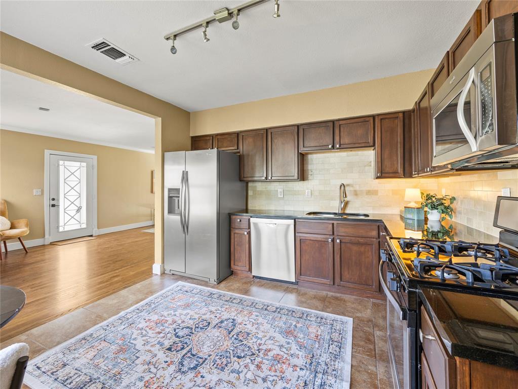 Crestwood - Residential