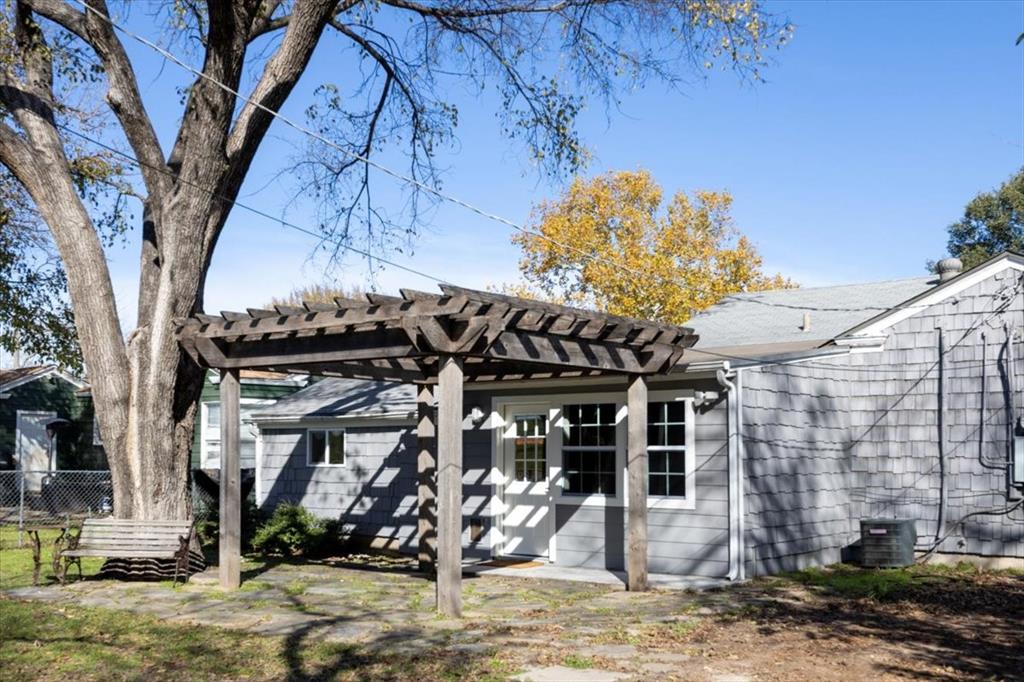 Crestwood - Residential