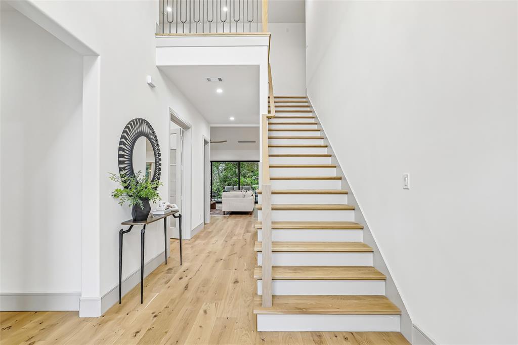 10 Brook Hollow Lane
