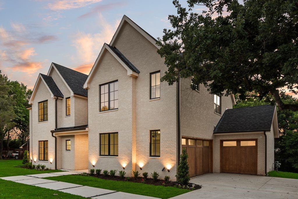 10 Brook Hollow Lane