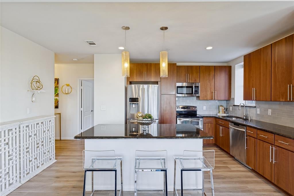 3225 Turtle Creek Boulevard 548