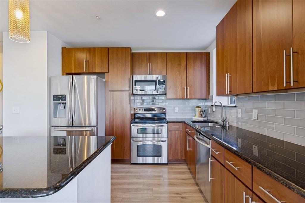 3225 Turtle Creek Boulevard 548