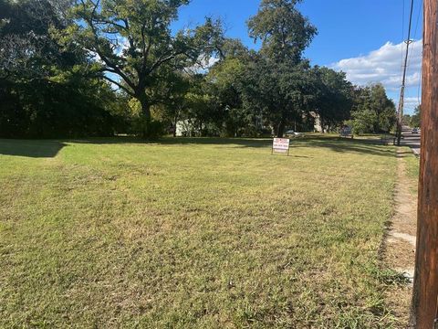 703 N Rockwall Avenue Terrell TX 75160