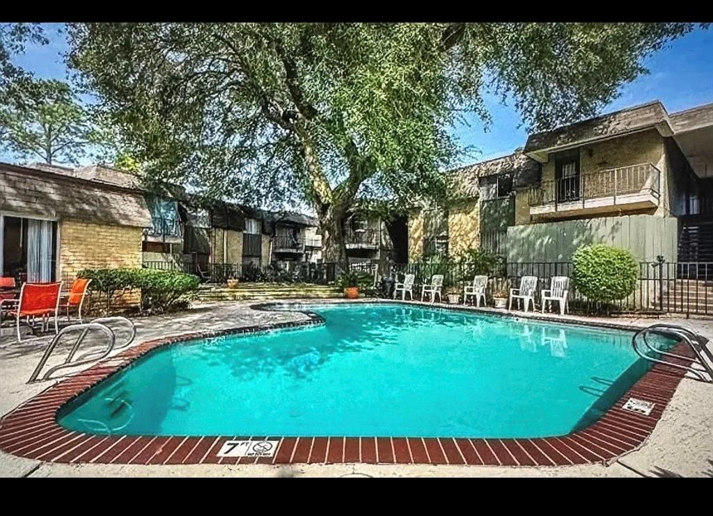 7000 Creswell Road 223