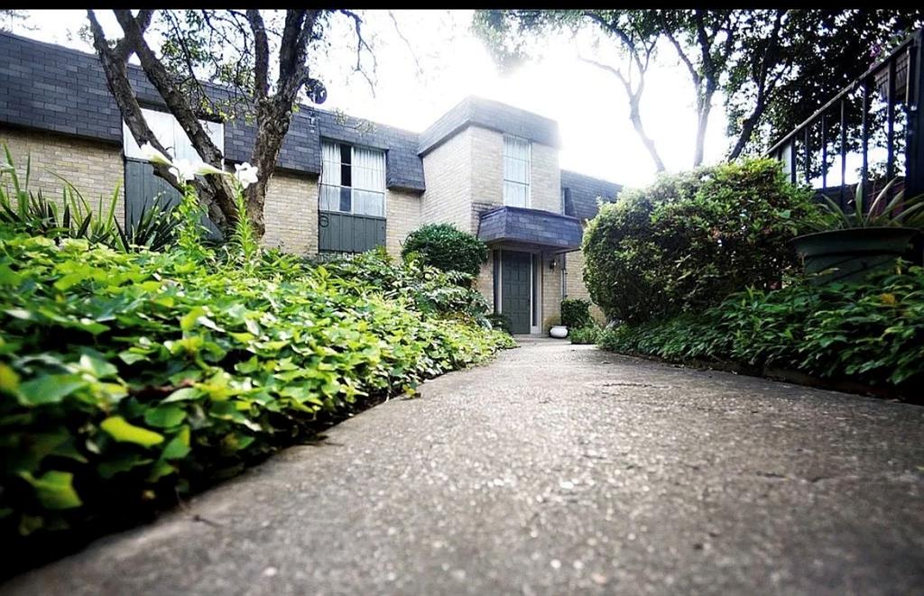 7000 Creswell Road 223