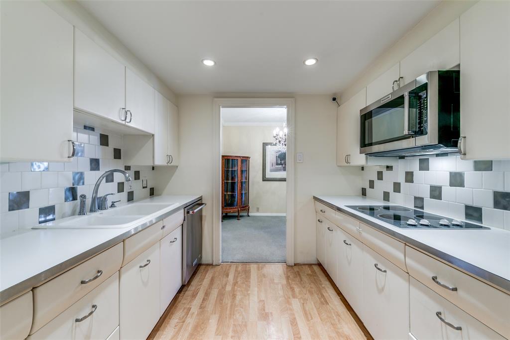 3525 Condominiums - Residential