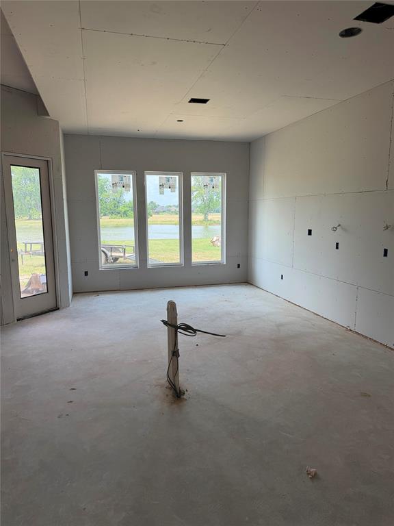 916 Chisolm Trail