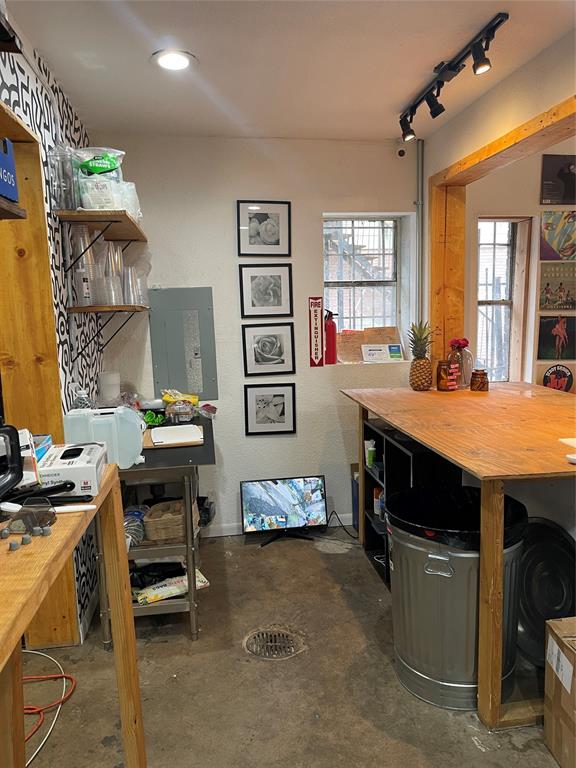 Tholl F J - Commercial Sale