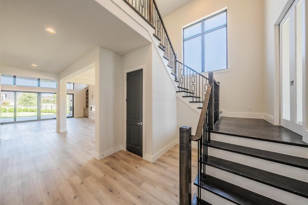 5901 Westworth Falls Way