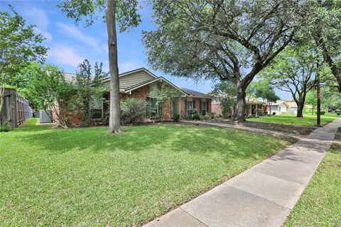 Photo of 1113 Mossvine Drive, Plano, TX 75023 (MLS # 21271769)