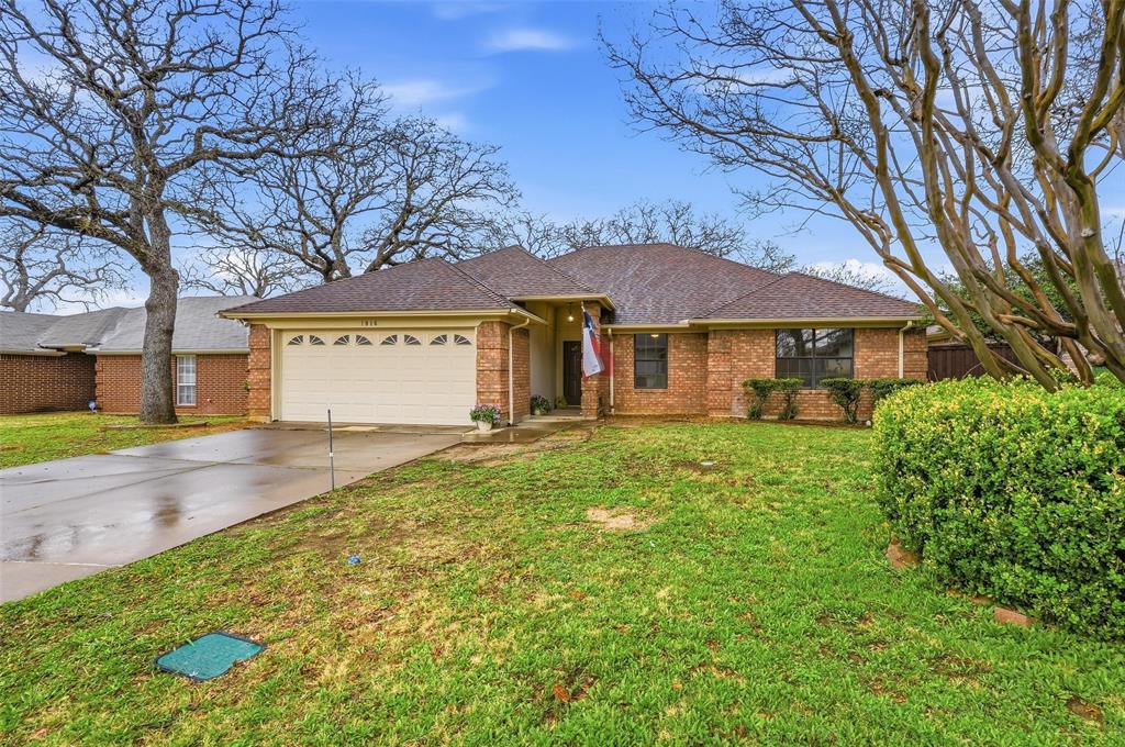 1916 Canterbury Circle