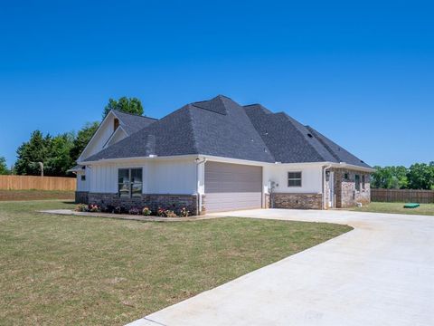 A home in Bullard