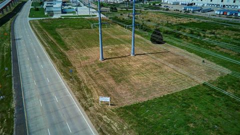 2851 N STATE HWY 161 Irving TX 75038