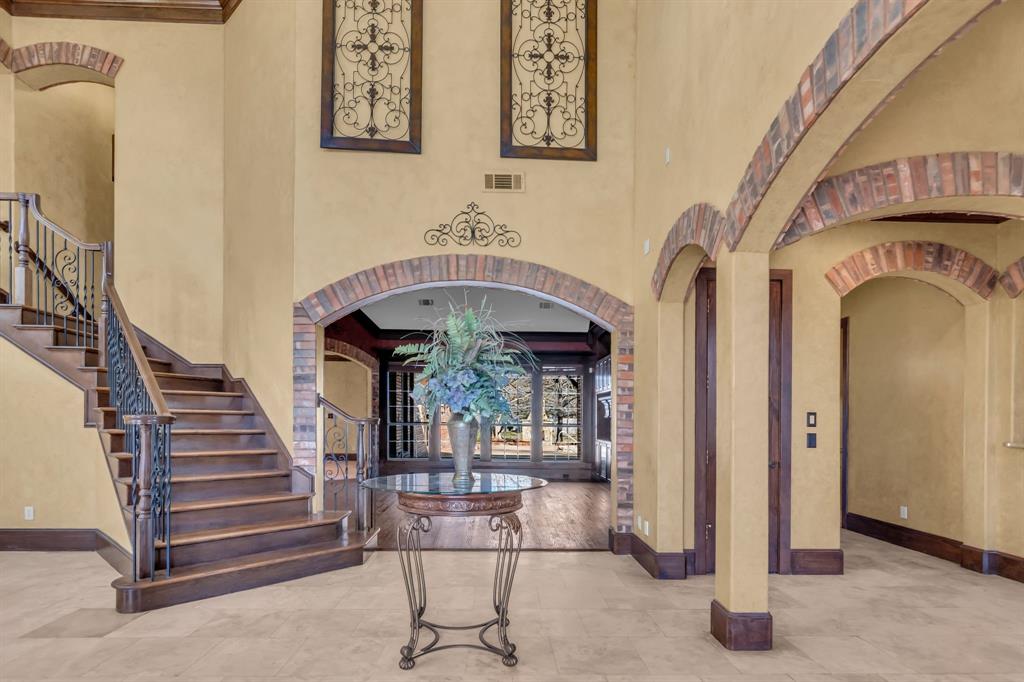 2741 Lonesome Dove Road