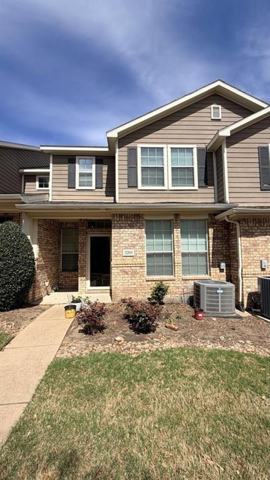 Beautifully maintained 3-bedroom, 2.5-bath townhome in the desirable Stoneleigh Place community in McKinney! This spacious two-story home offers approximately 1,450 sq ft of comfortable living space, featuring an open-concept layout with a bright living area and a dedicated dining space—perfect for both everyday living and entertaining.
The kitchen comes fully equipped with modern appliances including an electric range,  dishwasher, microwave and more, making meal prep a breeze. Upstairs, you’ll find a generously sized primary suite along with additional bedrooms and a convenient utility area.
Enjoy added features such as decorative lighting, central HVAC, a tankless water heater, and a private garage with rear entry. The home also includes a covered porch, ideal for relaxing outdoors.
Located within McKinney ISD and just minutes from shopping, dining, and major highways, this home offers both comfort and convenience. The HOA takes care of exterior maintenance and grounds, ensuring a low-maintenance lifestyle.
Don’t miss this excellent opportunity to own a move-in-ready townhome in a prime location!