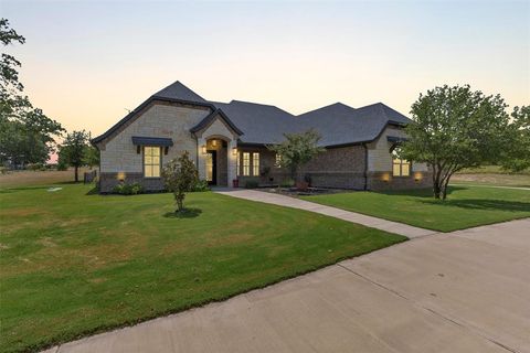 4030 Neri Oaks Court Granbury TX 76048