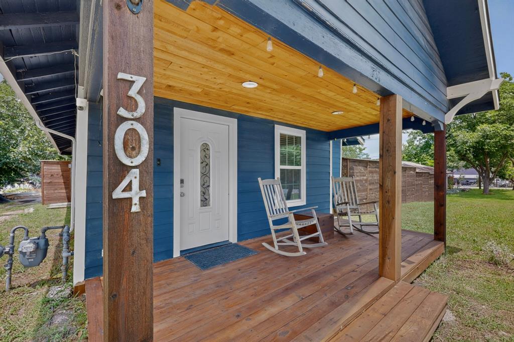 304 E County Line Road