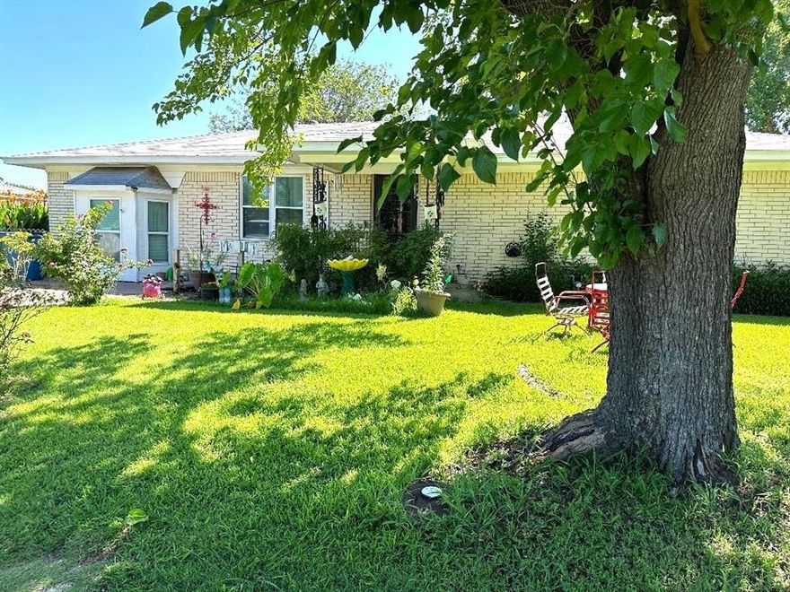 Investor Opportunity – Versatile 3-Bedroom Brick Home! Discover your next investment with this charming three bedroom, one bath brick residence full of potential! Featuring two spacious bedrooms and a flexible third bedroom created from a garage conversion, this home adapts to your needs—whether as an additional bedroom, office, or hobby space. The bathroom offers both a r tub and a tiled shower. Step outside to a covered patio—ideal for year-round entertaining, rain or shine! Opportunities like this don’t last long—seller is highly motivated and ready to make a deal. Don’t just wait for opportunity to knock, answer the doorbell! Schedule your tour today and bring your best offer!