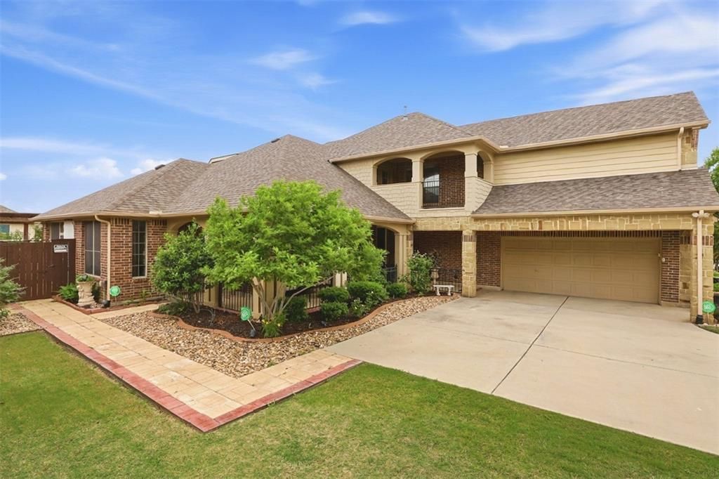 Photo of 9708 Brewster Lane, Fort Worth, TX 76244 (MLS # 21252491)