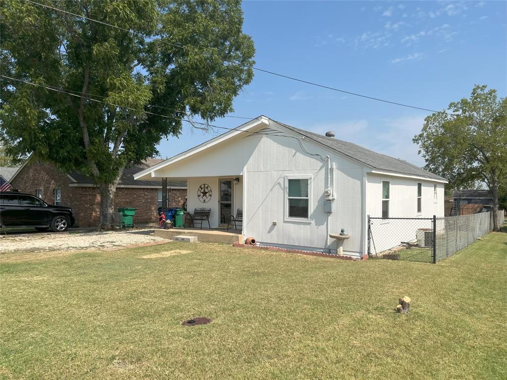 407 W Maple Street