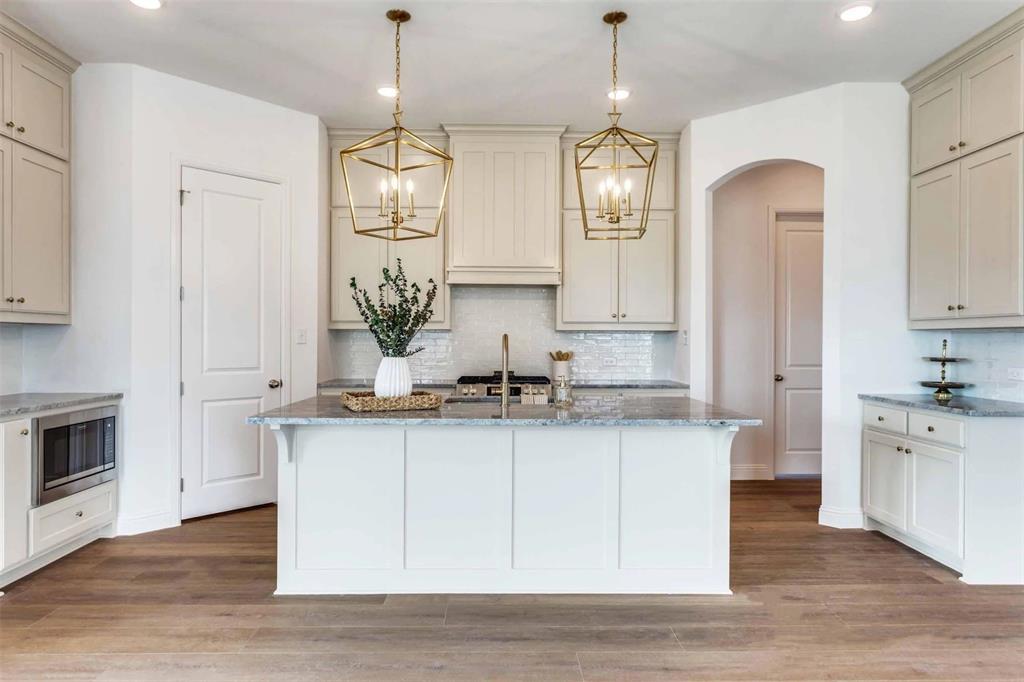 902 Sandpiper Drive N