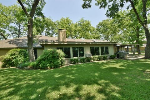 A home in Granbury