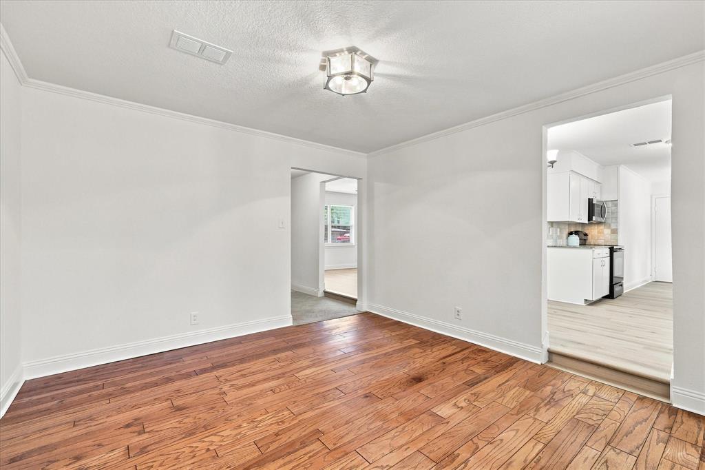 403 E Huitt Lane