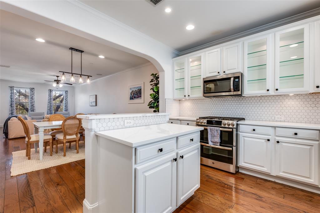 Stratford At Lakewood Condos Amd - Residential