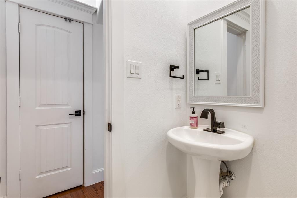 Stratford At Lakewood Condos Amd - Residential