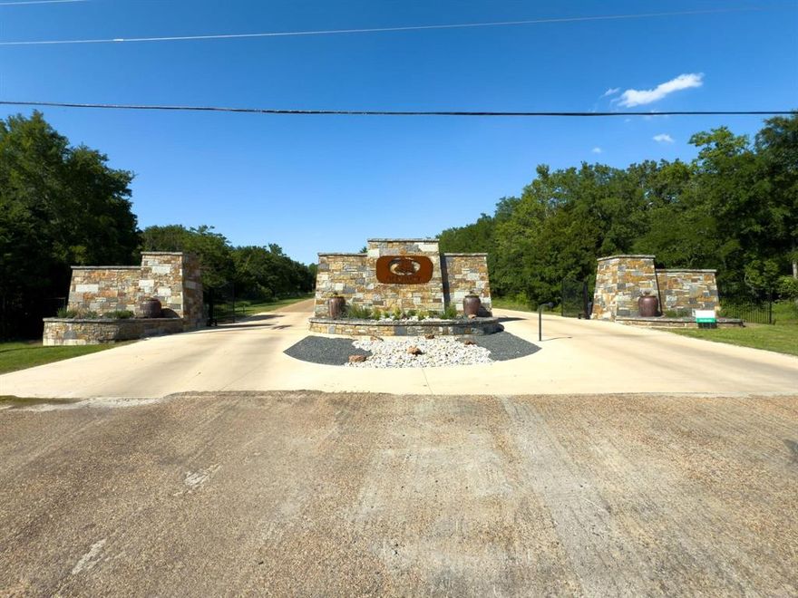 Welcome to Oakmont! Build your dream home nestled in the soaring oak trees in one of Mabank's newest subdivisions near Cedar Creek Lake just off Highway 175. This lot is located inside the bend on Oakbend Trail where your neighbors have built beautiful homes all around. Just an hour from 
Dallas or Tyler.  Cedar Creek Country Club is just minutes away and close to shopping, grocery stores, worship centers, medical centers and much more!
*Owner is a Texas Realtor*