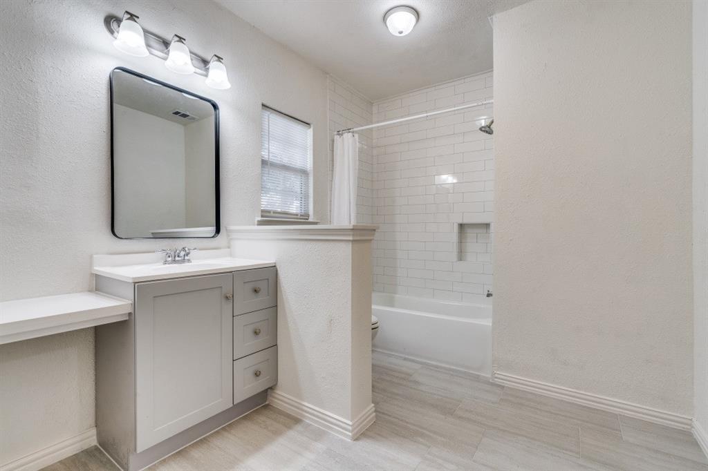 Dallas Land & Loan 02 - Residential