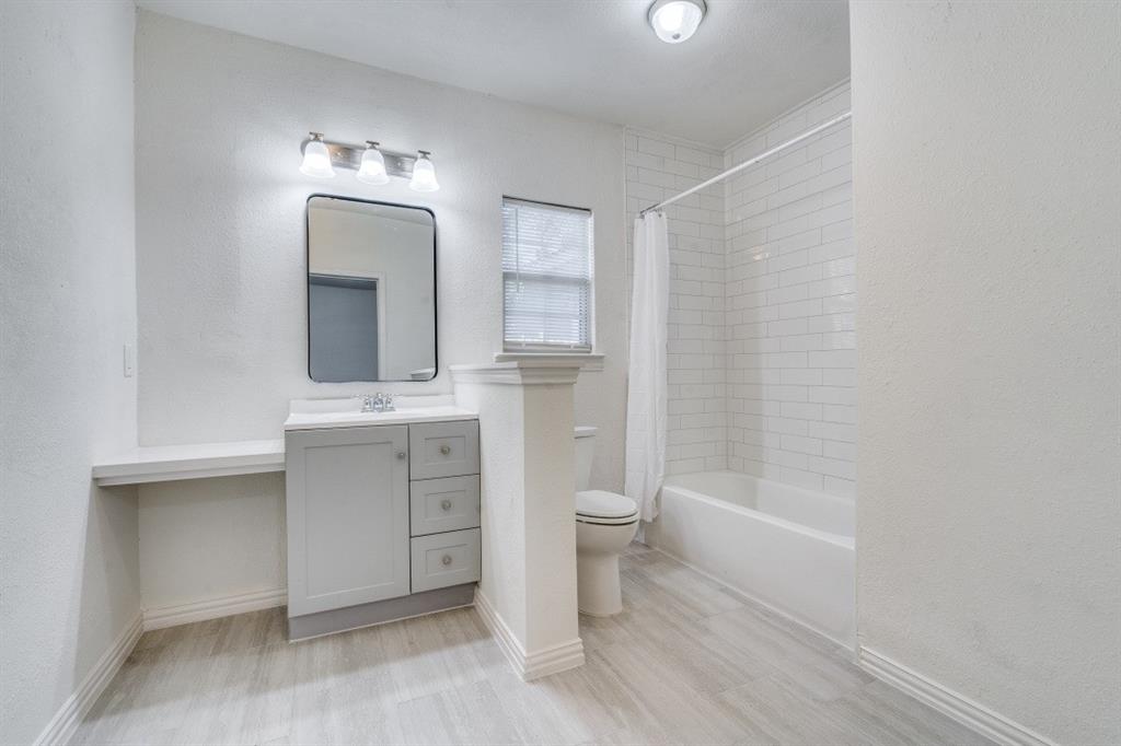 Dallas Land & Loan 02 - Residential