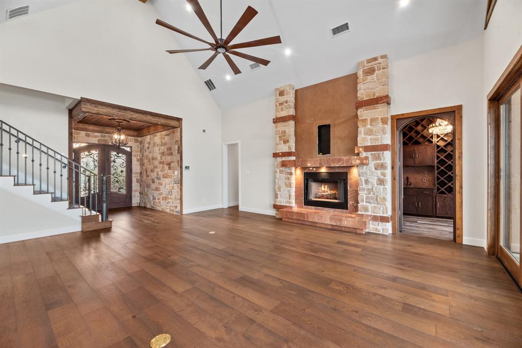 Diamond Point - Residential