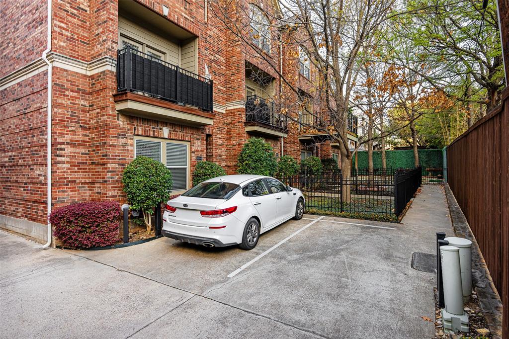 Gillespie Tr - Residential