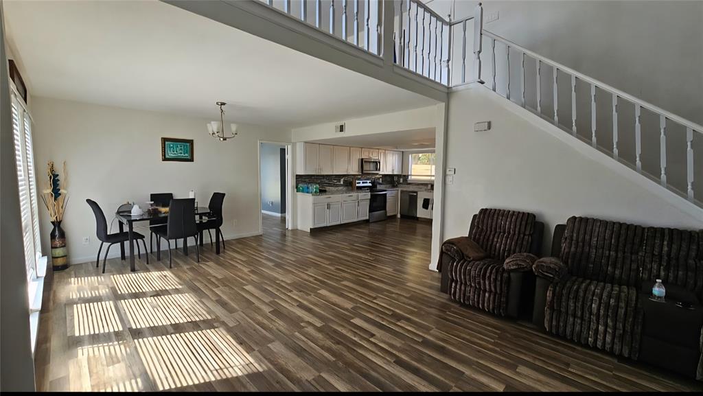 301 Sandlewood Lane