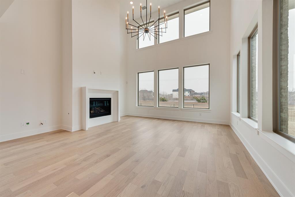 912 Skyflower Lane