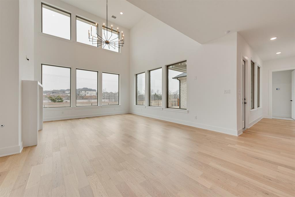 912 Skyflower Lane