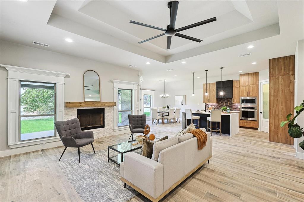 2084 Glenhollow Drive