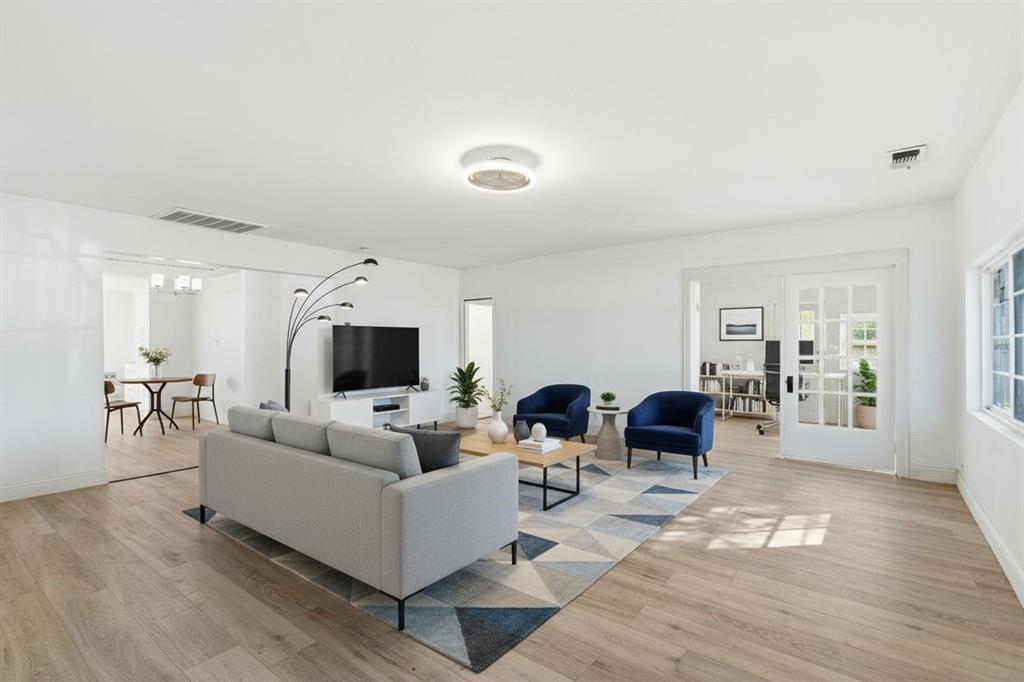 3229 Meadow Oaks Drive