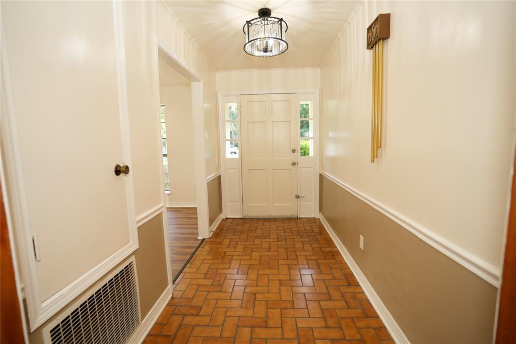 955 Roanoke Drive