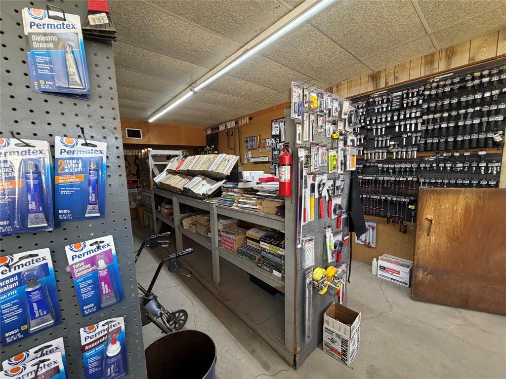 Debard - Commercial Sale