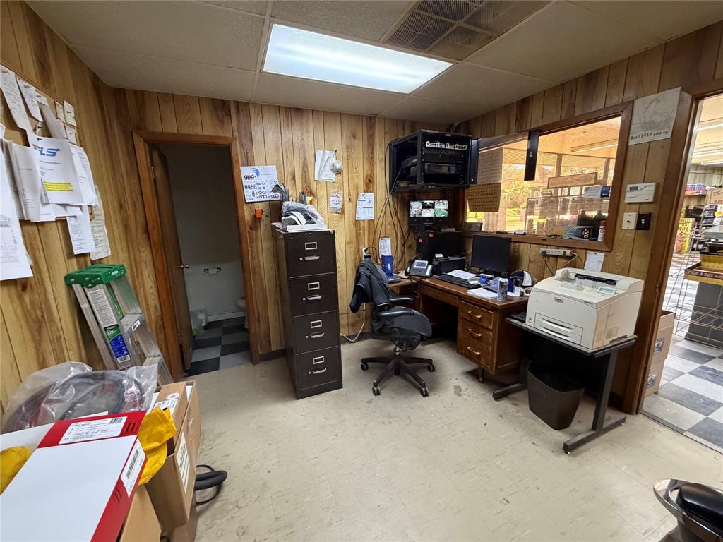 Debard - Commercial Sale