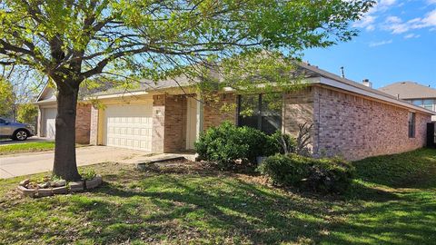 Photo of 4305 Grassmere Road, Fort Worth, TX 76244 (MLS # 21118785)